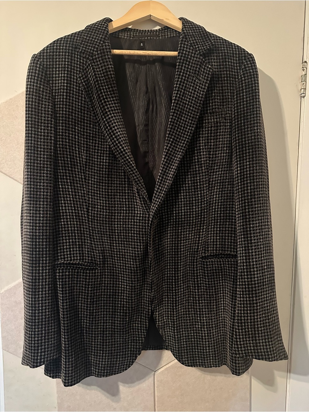Armani Collezioni Black & Gray Houndstooth Sport Coat